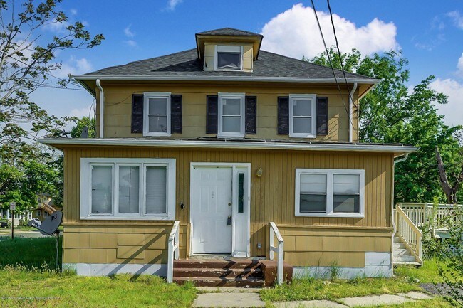 Building Photo - 119 Pine St