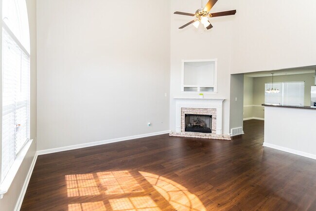 Foto del edificio - 225 Magnolia Garden Ln