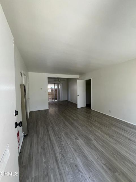 Foto del edificio - 137 S Barranca Ave