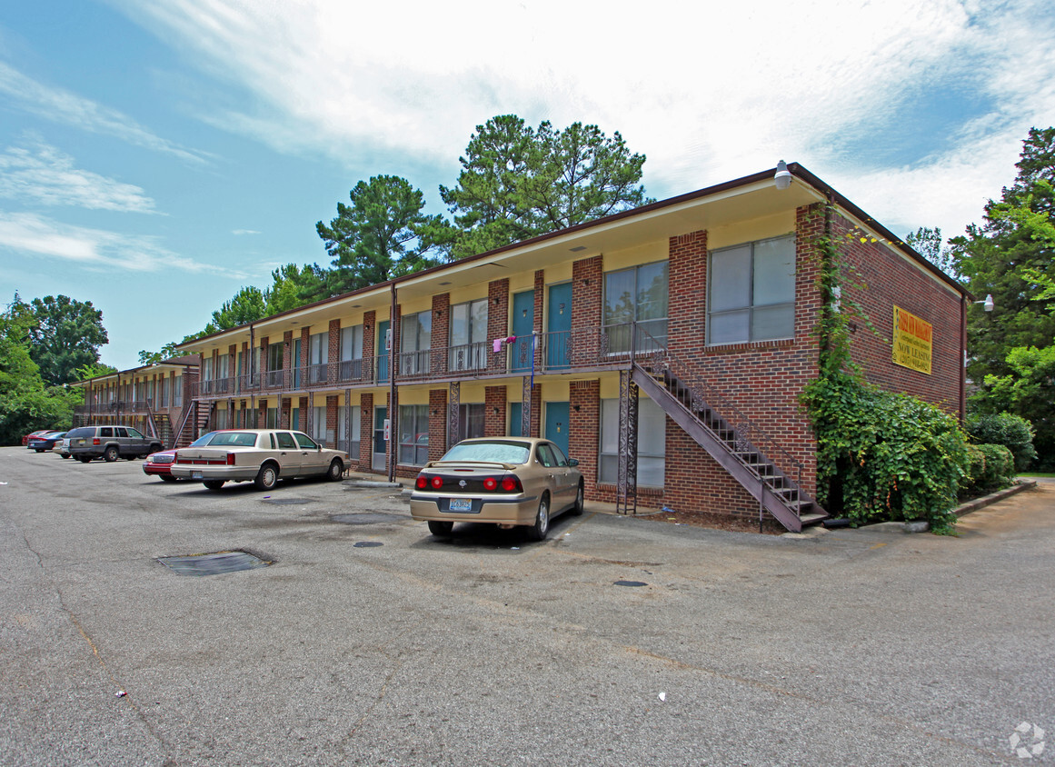 Primary Photo - Centerpoint Gardens