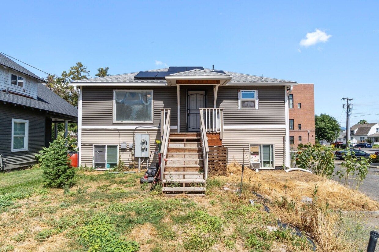 Primary Photo - 2816 E Everett Ave