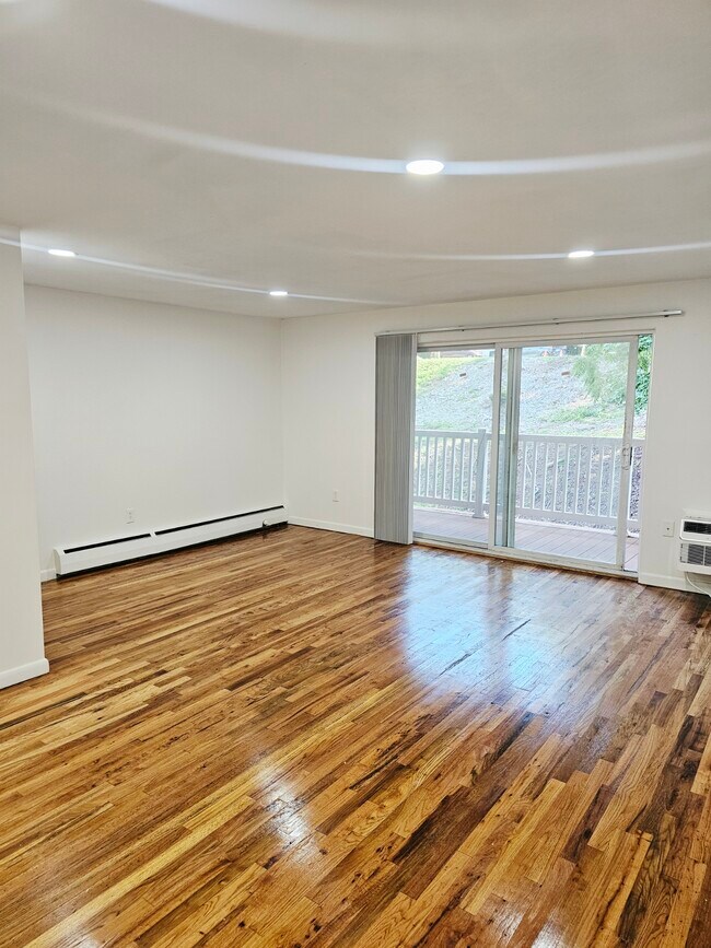 Sala de estar 4-5C - Kenmore Apartments