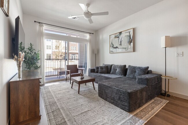 Building Photo - 1301 Leah Ave