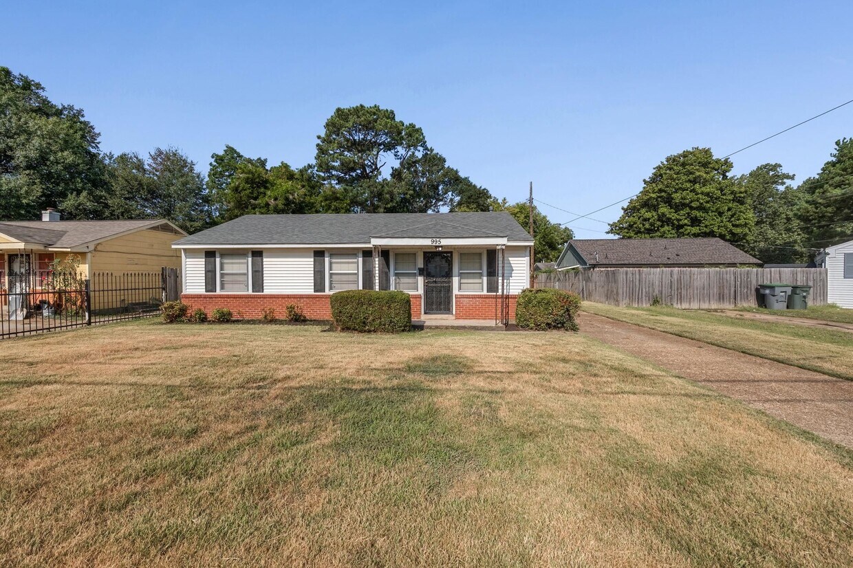 Primary Photo - 995 Avon Rd