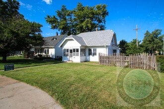 Building Photo - 2802 S 31st St