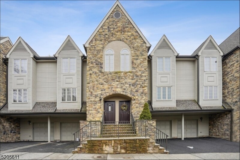 59 Daria Ln, Berkeley Heights, NJ 07922 Room for Rent in Berkeley Heights, NJ