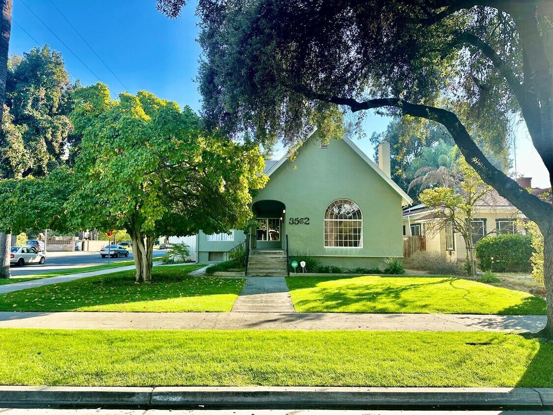 Primary Photo - 4 br, 2 bath House - 3562 E Kerckhoff Ave