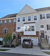 Building Photo - 2605 Day Lily Rd