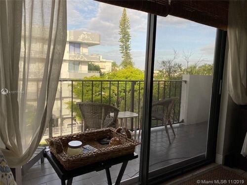 Foto del edificio - 8255 Abbott Ave