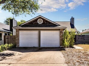 Building Photo - 11609 Tallow Field Way