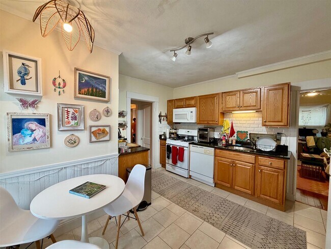 Foto del edificio - 134 N Union St