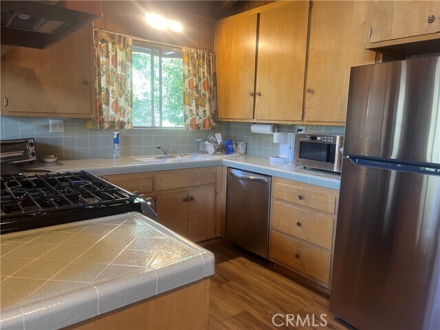 Building Photo - 830 Chillon Dr