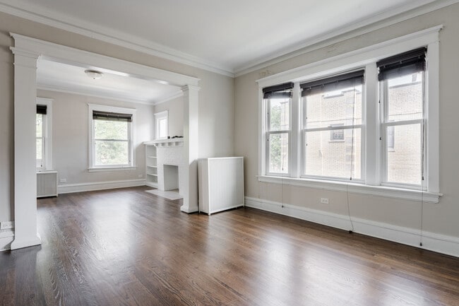 Building Photo - 1437 W Carmen Ave