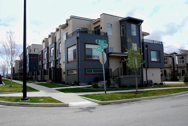 Foto del edificio - Kendall Yards Townhouse 3 Bed 3 Bath