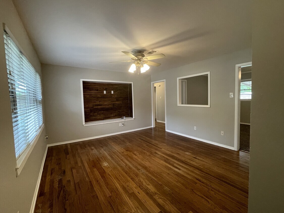 706 Clebud Dr, Euless, TX 76040 House Rental in Euless, TX