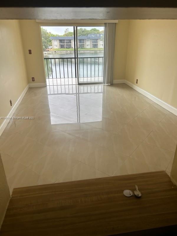 7910 N Colony Cir Unit 207, Tamarac, FL 33321 Room for Rent in