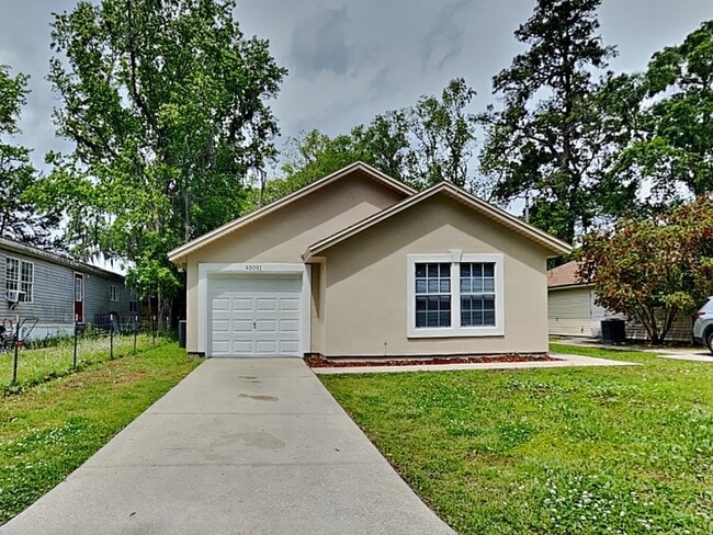 Building Photo - 45091 Luther St