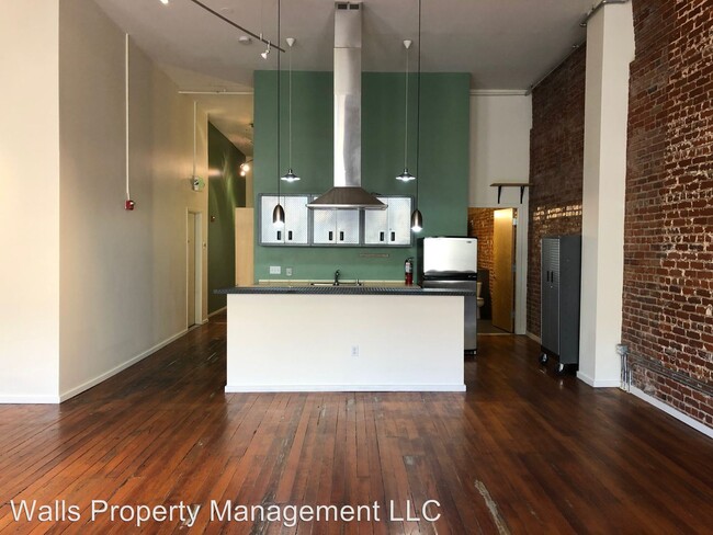Building Photo - 211 1st Ave S