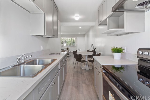 Foto del edificio - 938 W Huntington Dr