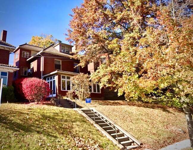 Photo - 456 S Graham St Apartment