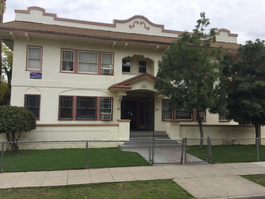 Primary Photo - 208 N Glenn Ave