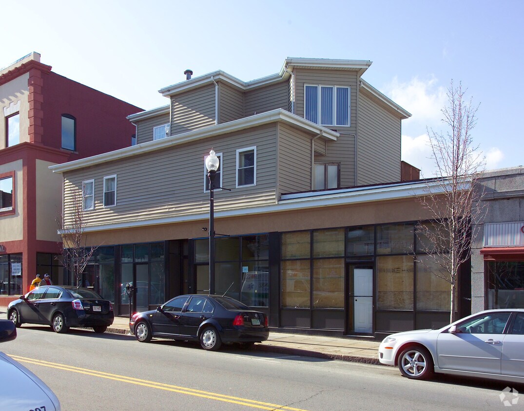 Building Photo - 359 S Main St