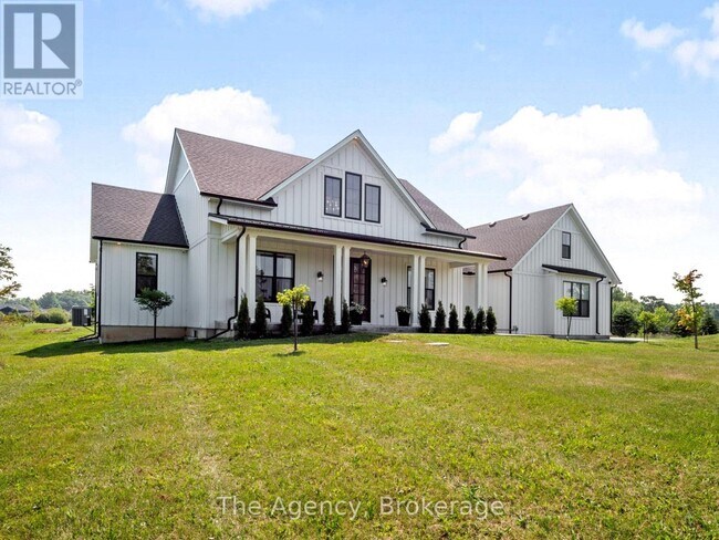 Photo du bâtiment - 51075 Deeks Rd S