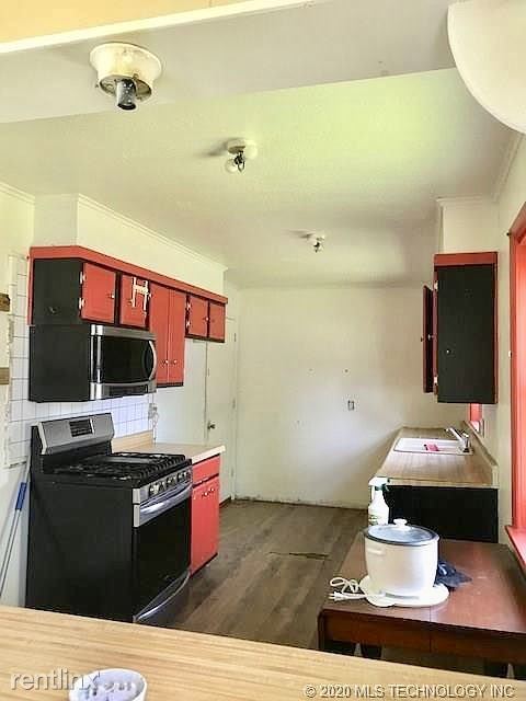 Building Photo - 3 br, 1 bath House - 1104 Lewis St