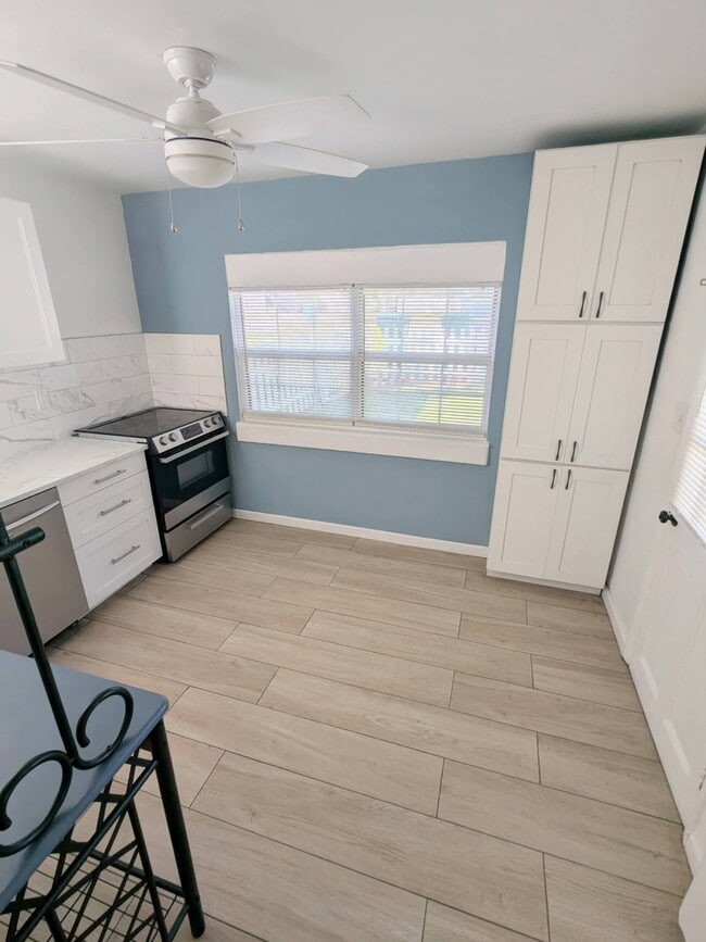 Photo - 209 10th St Apartment