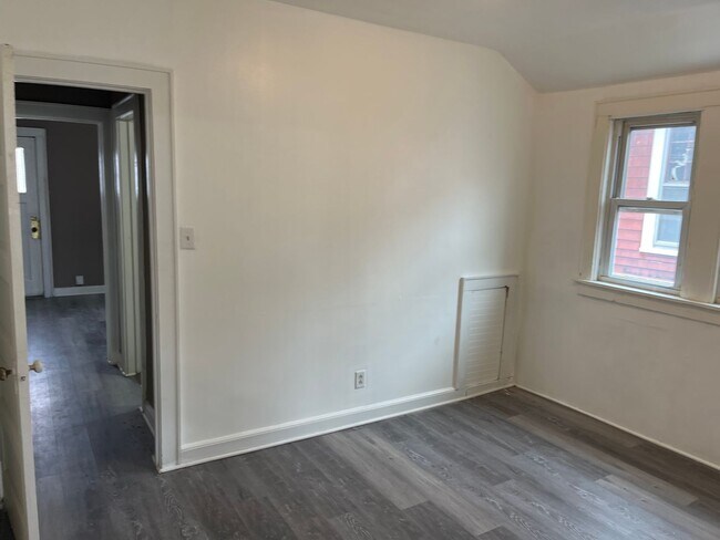 Building Photo - 3221 N 29th St