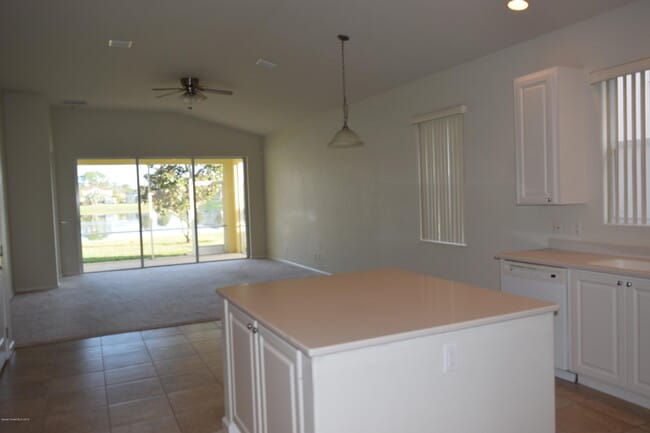 Building Photo - 1783 Dittmer Cir SE