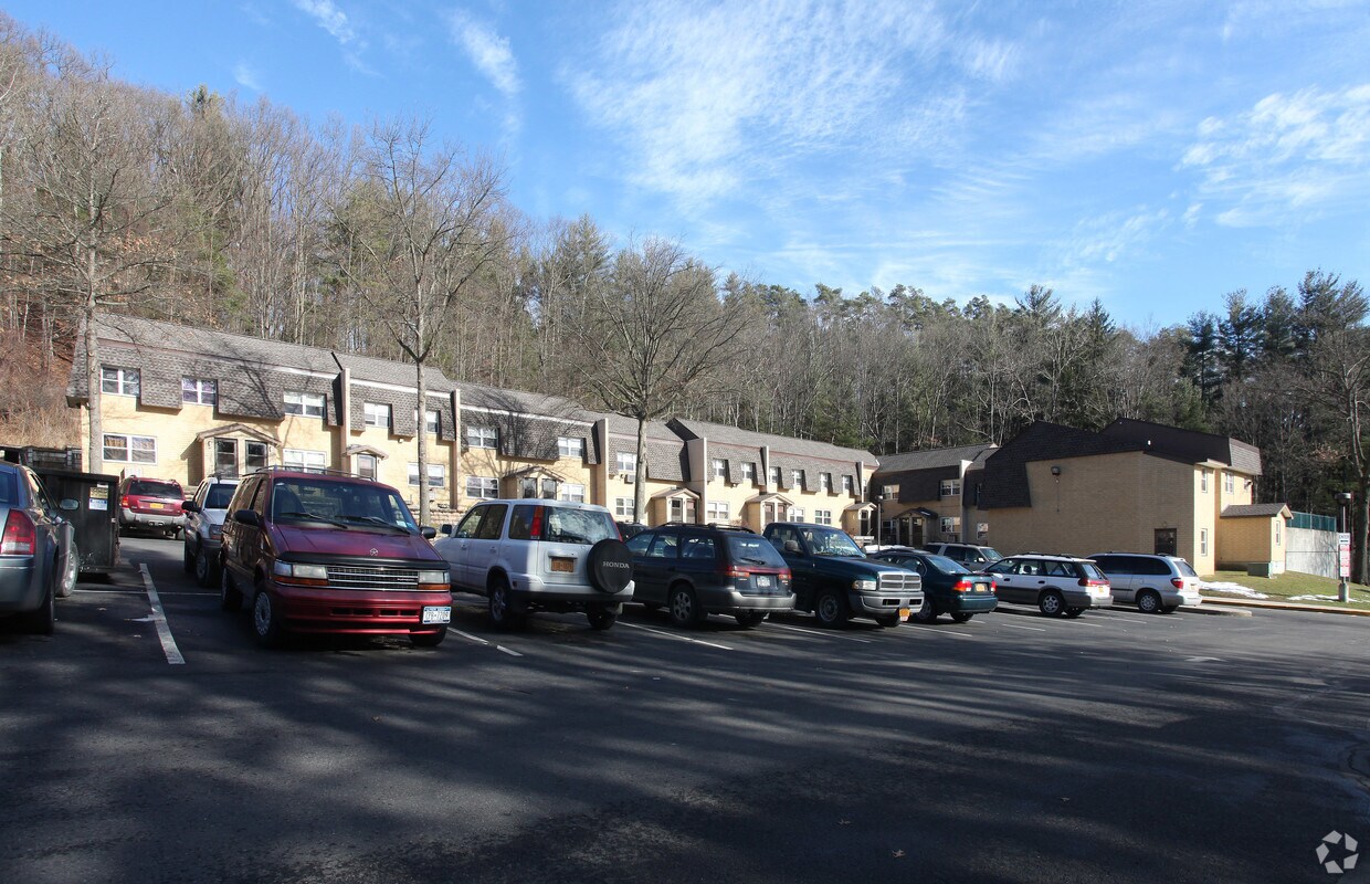 Foto principal - 10 Eastwood Ave