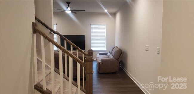 Foto del edificio - 10408 Dalton Woods Ct NW
