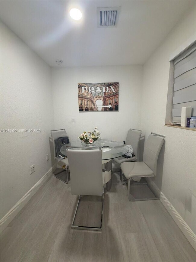 Foto del edificio - 17100 NW 77th Ct