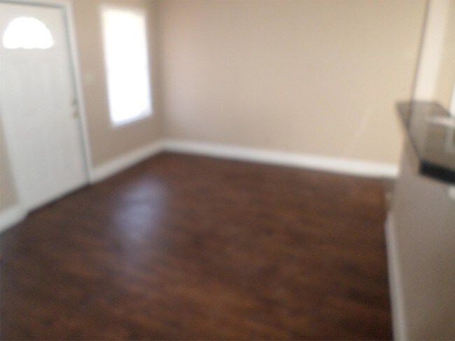 Building Photo - 1401 Rolling Hills Dr