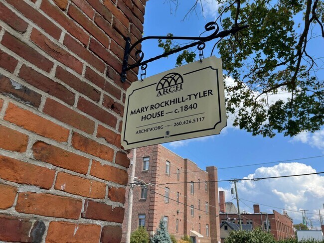 Foto del edificio - 918 Van Buren St