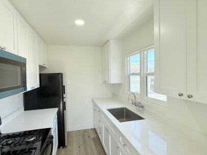 Foto del edificio - Free Sept Rent!  Remodeled 1BR/1BA Unit in...