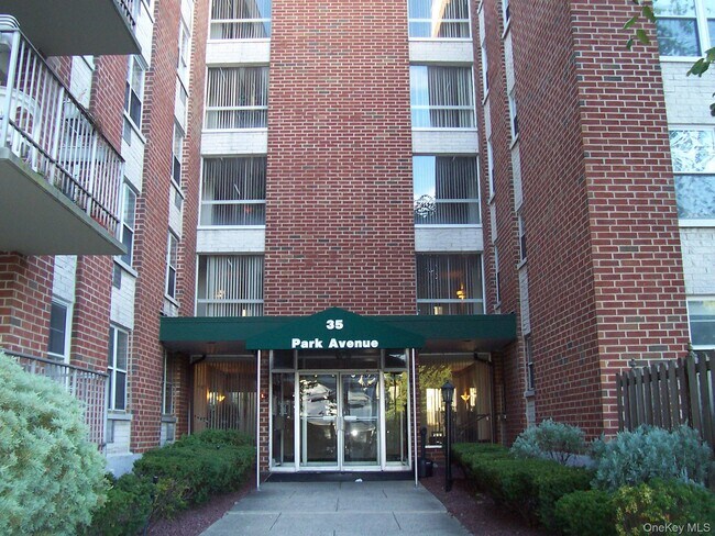 Foto del edificio - 35 Park Ave