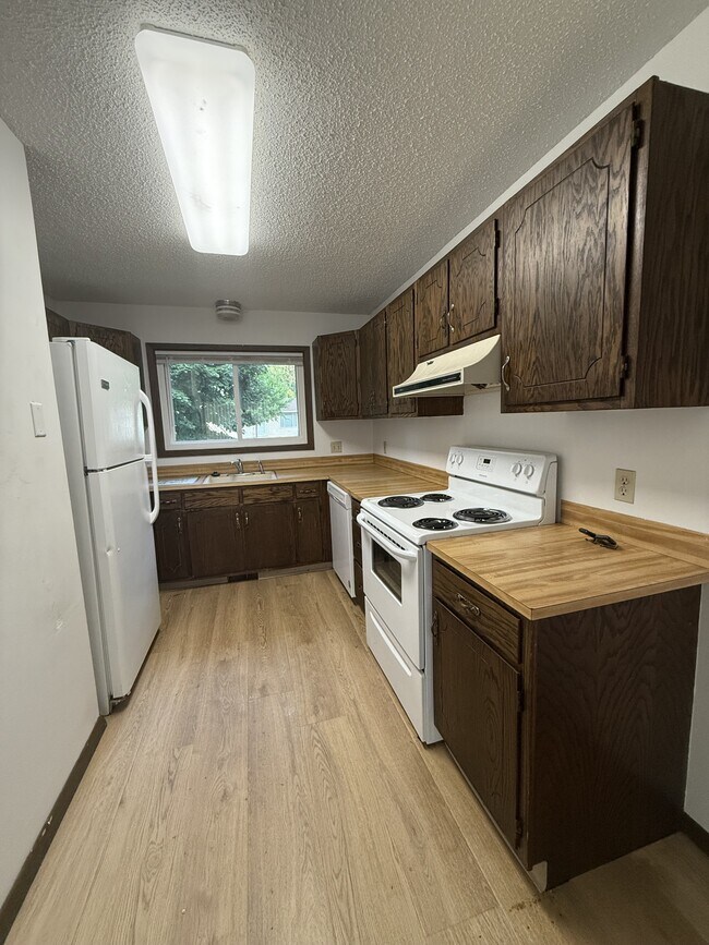 Foto del edificio - 3915 Southlawn Rd