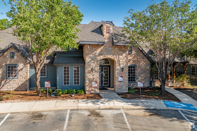 Clubhouse Exterior - Westmount at Houston Street