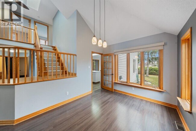 Photo du bâtiment - 670 Lakeshore Rd