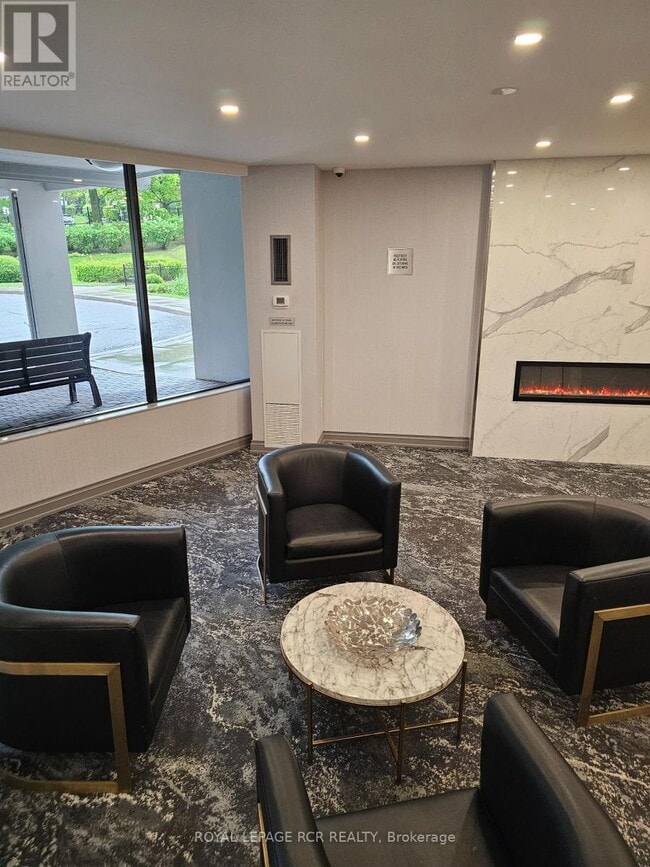 Building Photo - 10-1710 Edgecliff Golfway