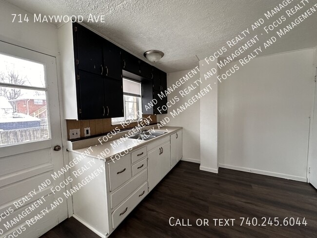 Building Photo - 714 Maywood Ave