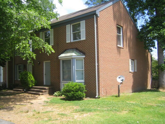 Foto del edificio - Fox Hill Townhomes