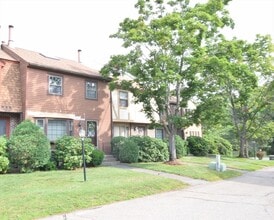 Building Photo - C4 Scotty Hollow Dr