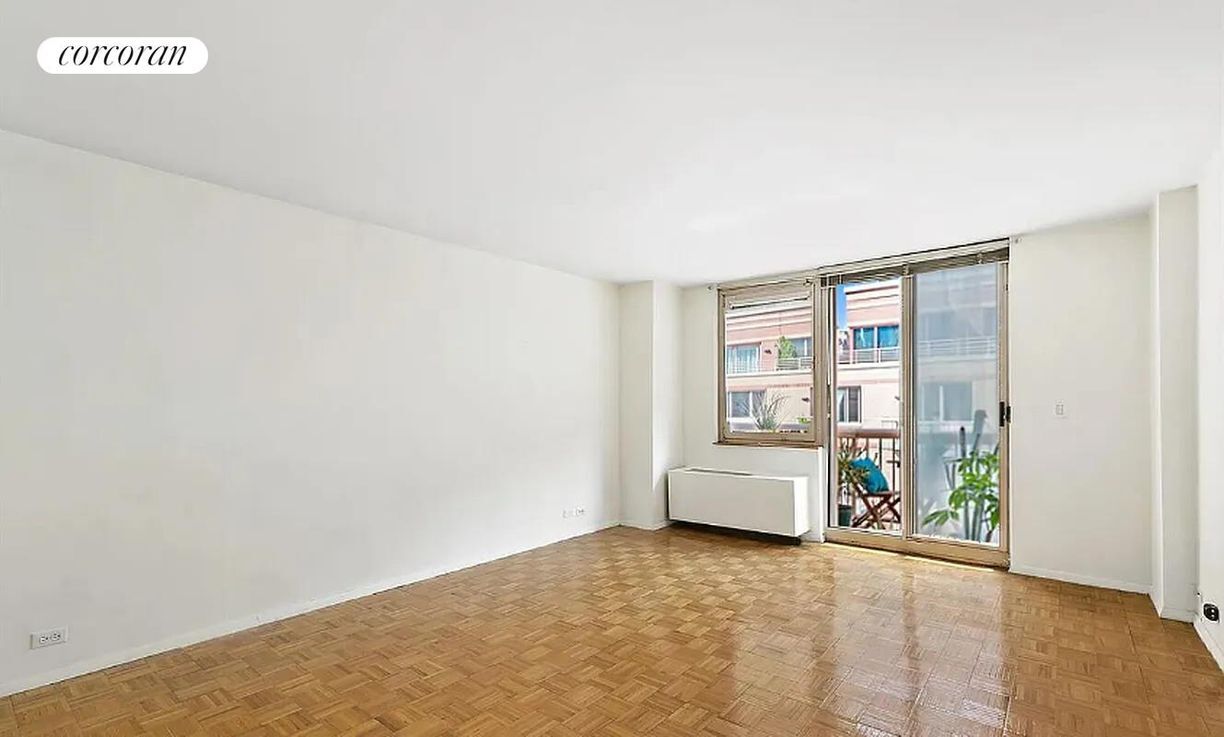 Foto principal - 350 W 50th St