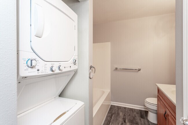 2BR E - Washer & Dryer - Wellington Apartments