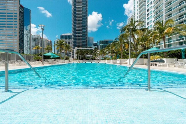 Foto del edificio - 950 Brickell Bay Dr