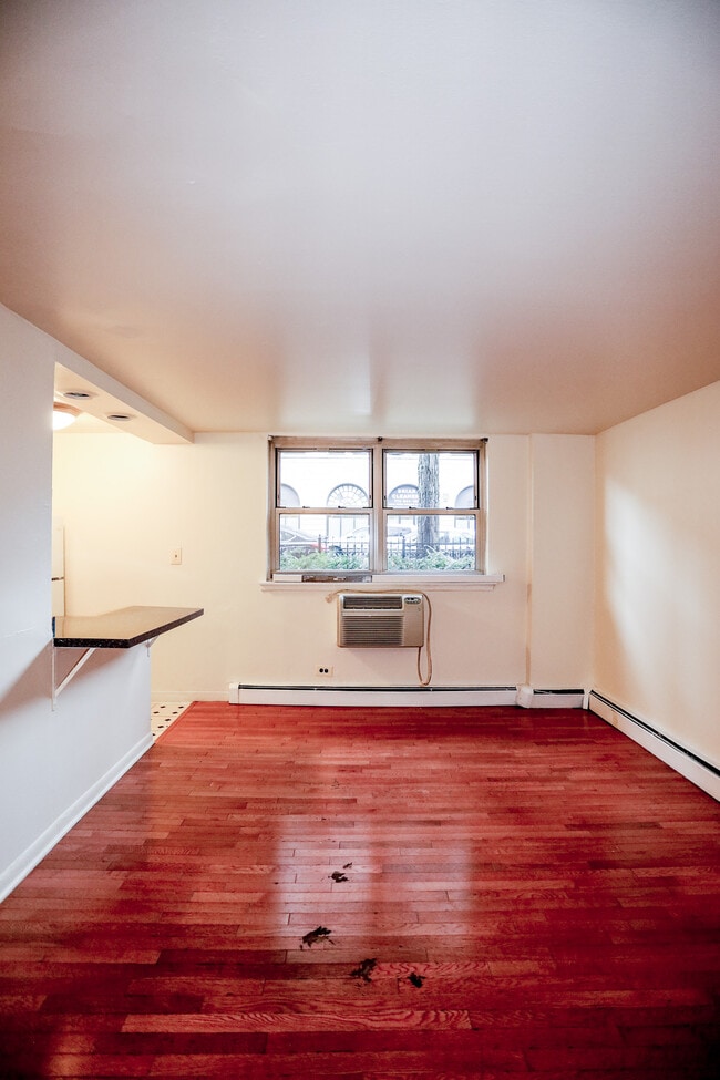 535 W Briar Pl Unit 150, Chicago, IL 60657 Condo for Rent in Chicago