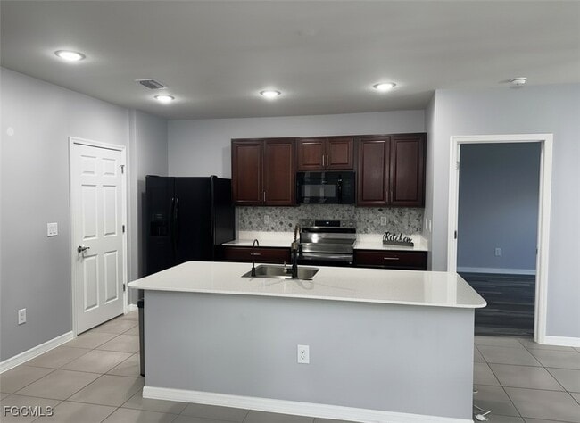 Building Photo - 1923 NW 10th Ave